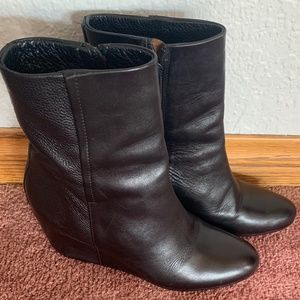 🖤Vince sassy  black side zip boots🖤